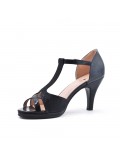 Black sandal with heel