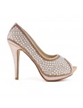 Champagne pump with pearl and heel