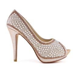 Champagne pump with pearl and heel