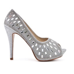 Zapato plateado con diamantes de imitación y tacón
