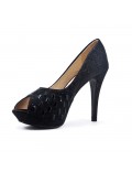 Black pump with rhinestones and heel