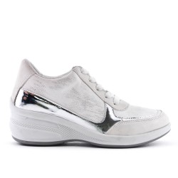 White basket with platform