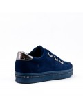 Navy blue sneaker in faux suede with lace