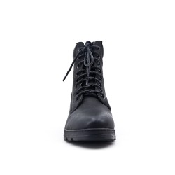 Black comfort boot with lace