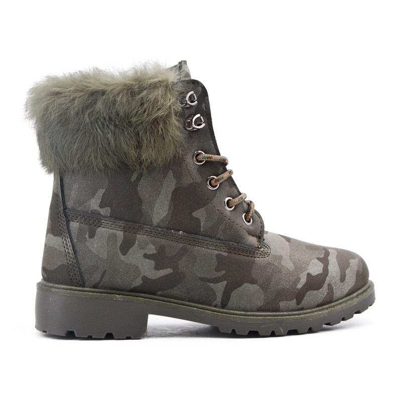 Bota verde militar con cordones y pedrería