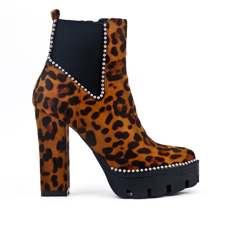 low heel leopard boots