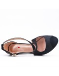 Shiny black sandal with heel