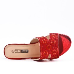 Red slate decorated with rhinestones with heel