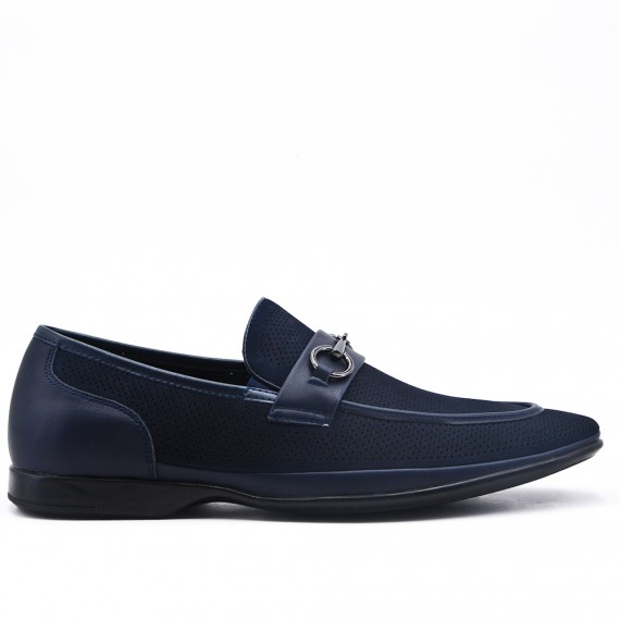 Mocassin bleu en simili daim perforé